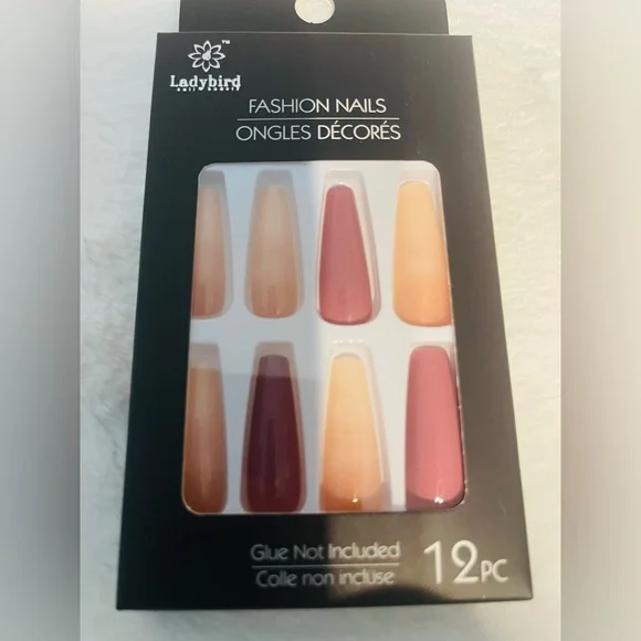 🌷🤍💎Ladybird Fashion Nails Set - Picture 4 of 7